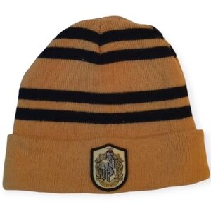 WARNER BRO. ELOPE HARRY POTTER HUFFLEPUFF HOUSE KNIT BEANIE. ONE SIZE